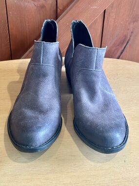 Born Women's Gray blue Suede Ankle Booties